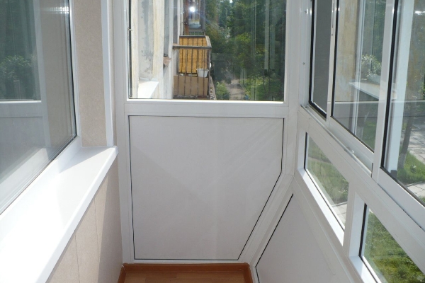 1672765690_pro-dachnikov-com-p-frantsuzskii-balkon-v-khrushchevke-foto-77